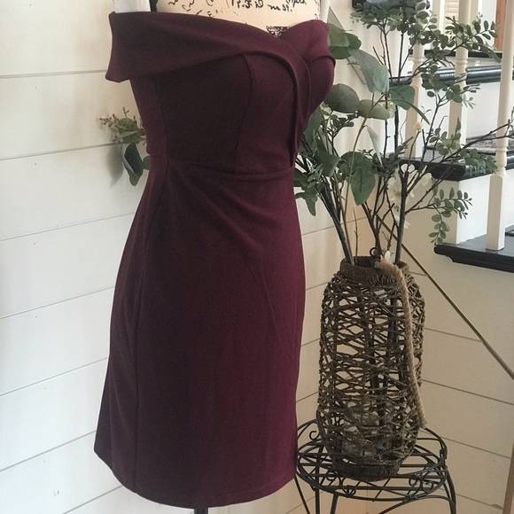 SPEECHLESS Maroon Off-Shoulder Dress - junior 5 - Picture 3 of 8